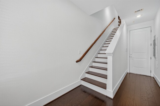 Photo - 2401 Crawford St Unit C3D