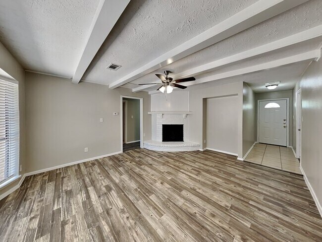 Photo - 809 Lochmoor Ln
