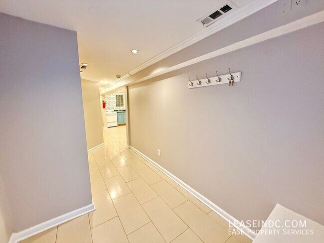 Photo - 1207 6th St NE Unidad #B