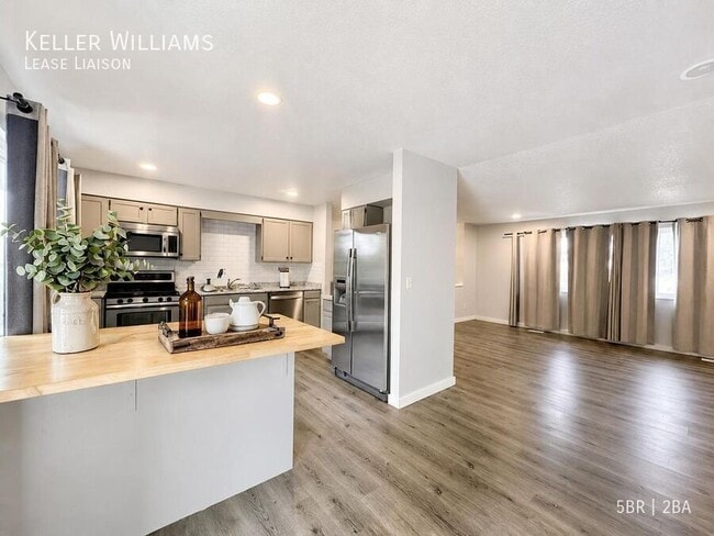 Photo - 1105 Mt View Ln