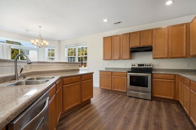 Photo - 4BR/2.5BA Charming Colonial Home