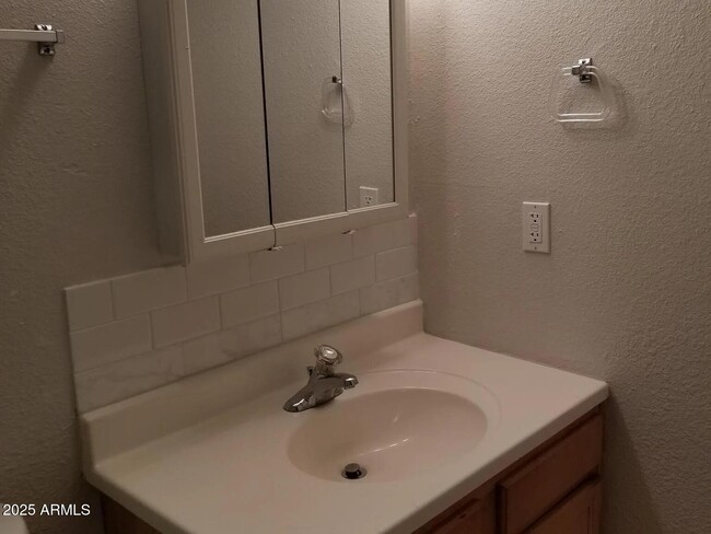Photo - 1130 E Butler Dr Unit E1
