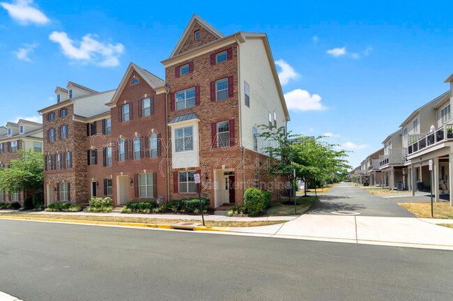 Photo - 22447 Norwalk Square