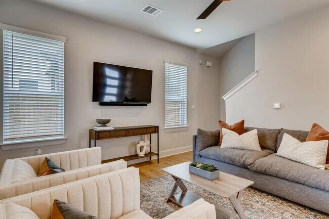 Photo - 1307 Cedar Ave