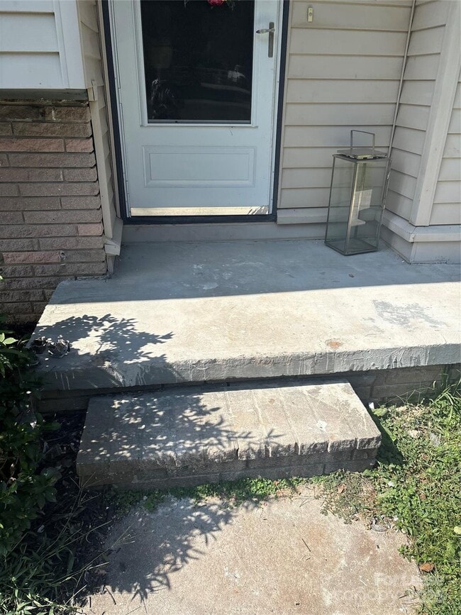 Photo - 6225 Branch Hill Cir