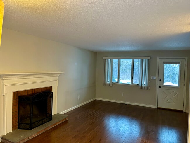 Photo - 21 Waterview Dr