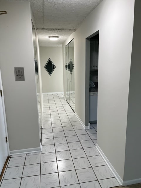Building Photo - 225 S Rohlwing Rd Unit 607 Rental