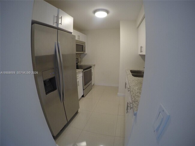 Photo - 8200 SW 210th St Unidad 320