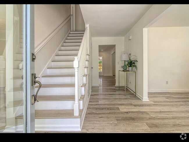 Building Photo - 4350 Waterview Cir Rental