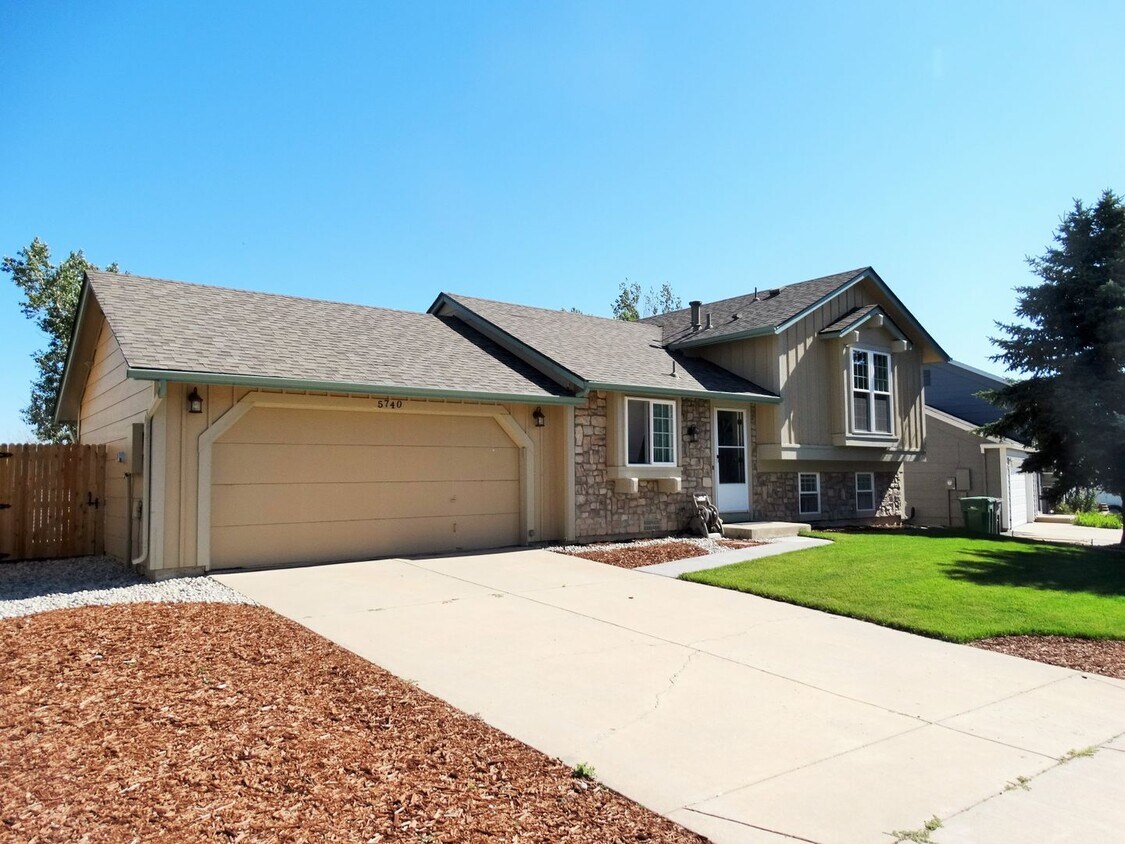 Tri-Level 3 Bedroom 2 Bath Large Backyard ... - Tri-Level 3 Bedroom 2 Bath Large Backyard ...