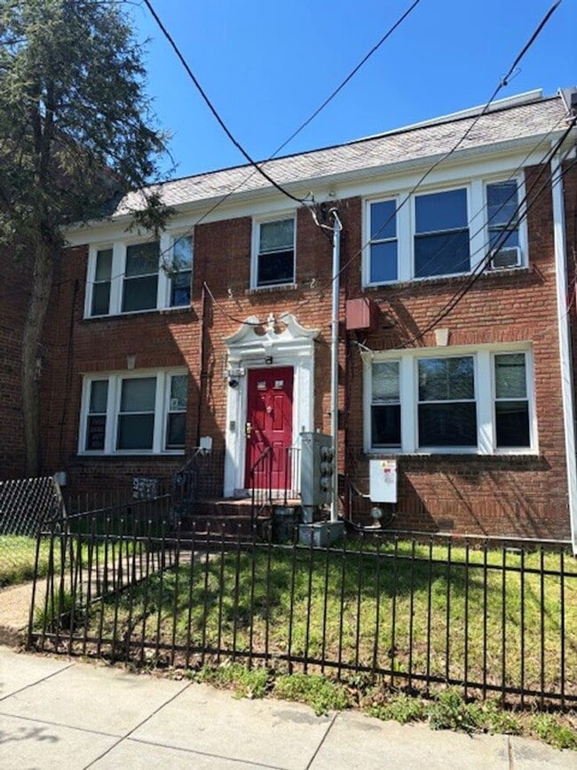 Building Photo - Black Unit #3