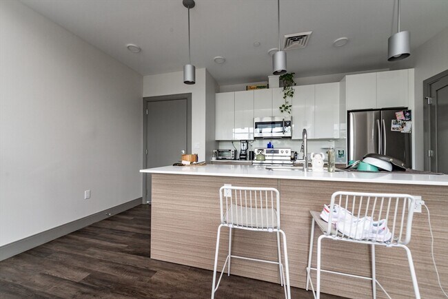 Building Photo - 400 Mystic Ave Unit 306 Rental