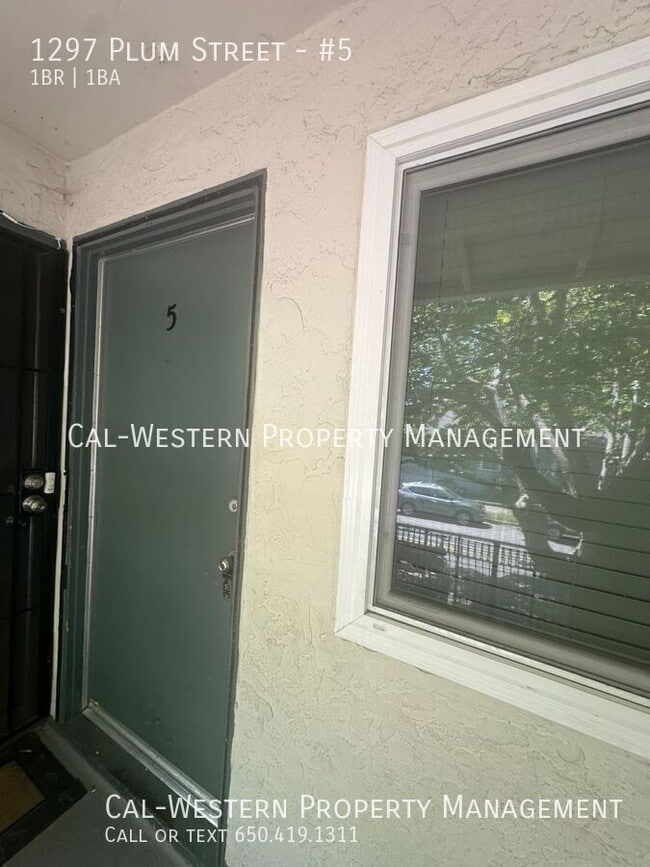 Photo - 1297 Plum St Unidad #5
