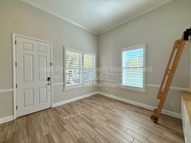 Photo - 628 Town Plaza Ave