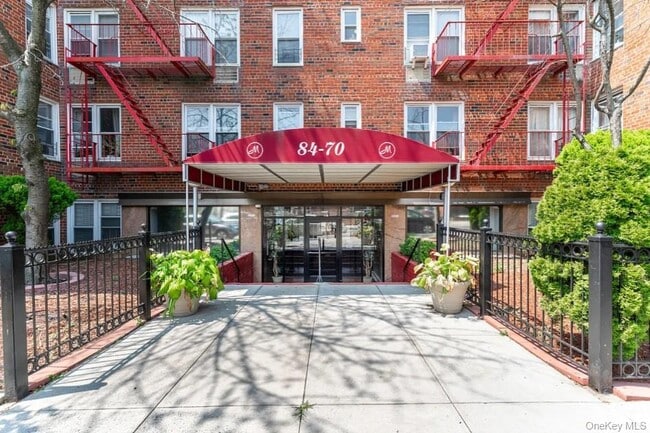 Building Photo - 84-70-84129 129th St Unit 6N