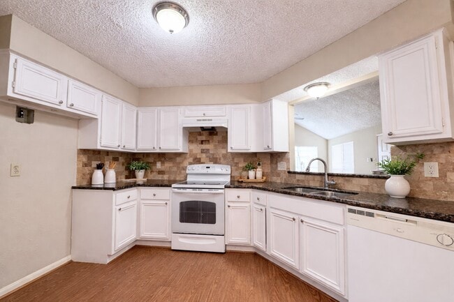 Photo - 3511 Palm Grove Dr