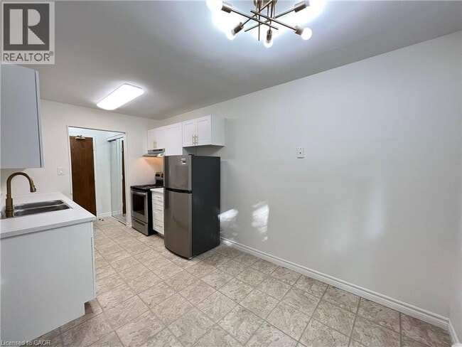 Photo - 475 Parkside Dr Unité 15