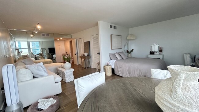 Photo - 2899 Collins Ave Unit 1714