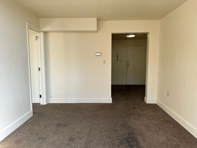 Photo - 213 N 2nd St Unit B1