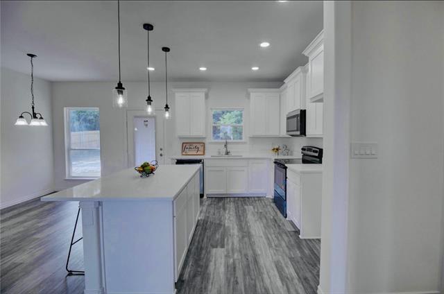 Photo - 347 Rosemound St