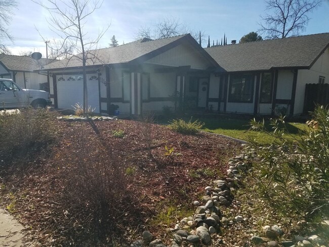 Building Photo - Lovely Roseville Home Close to School, Sho...