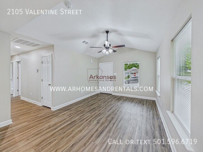Photo - 2105 S Valentine St