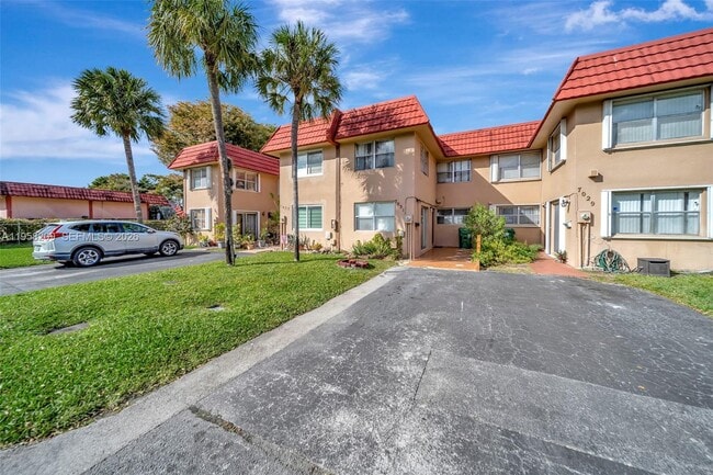 Building Photo - 7031 NW 169th St