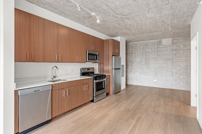Building Photo - 1354 S Wabash Ave Rental