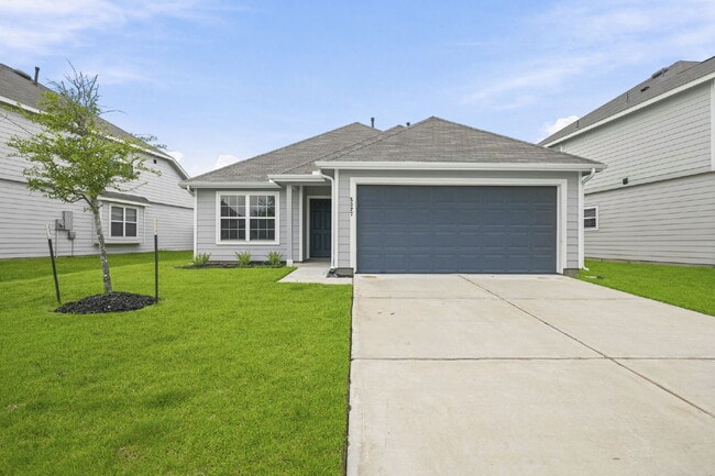 Building Photo - Beautiful, Well-Maintained 3-Bedroom, 2-Bathroom in Charleston Heights with a Fresh Open Floorplan