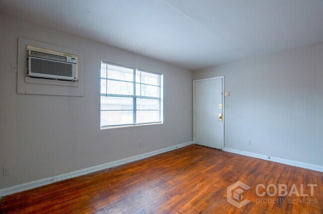 Photo - 896 Greenwood Ave NE Unidad 9