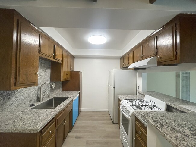 KITCHEN - 519 N Electric Ave Rental
