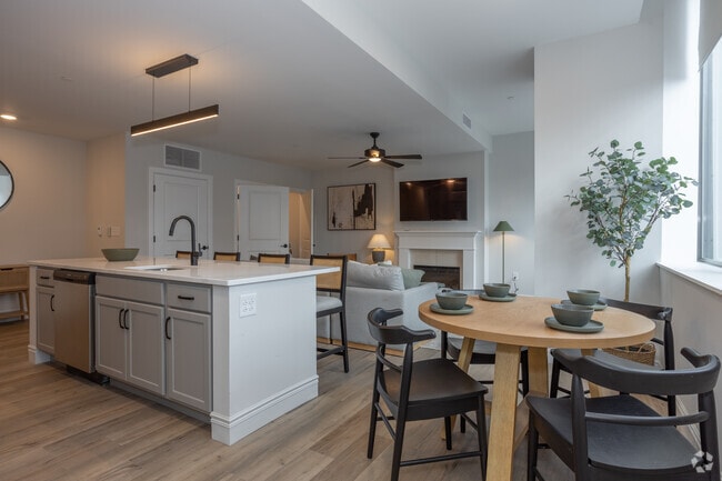 2BD, 2BA - 1,395-1,405SF.