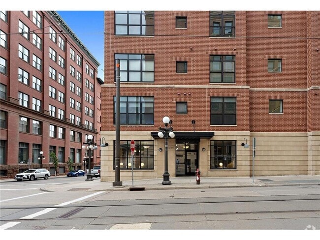 Building Photo - 270 4th St E Unit 109 Rental