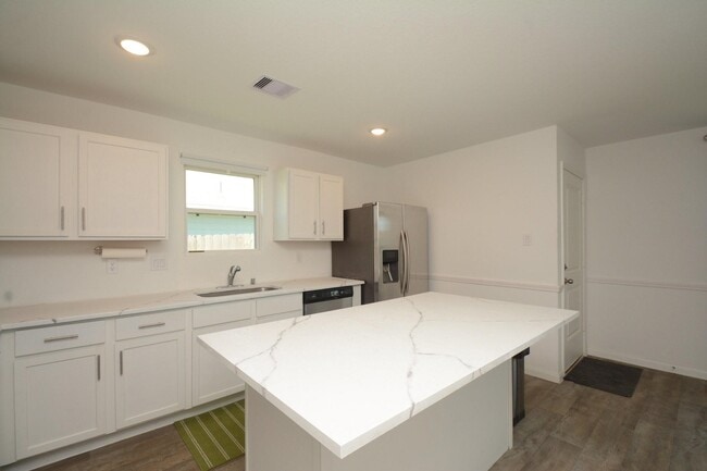 Photo - 1982 Rd 5714