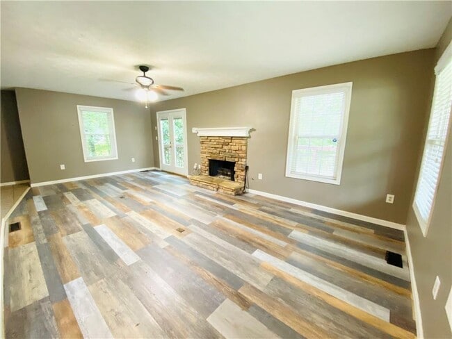 Photo - 4090 Riversong Dr NW