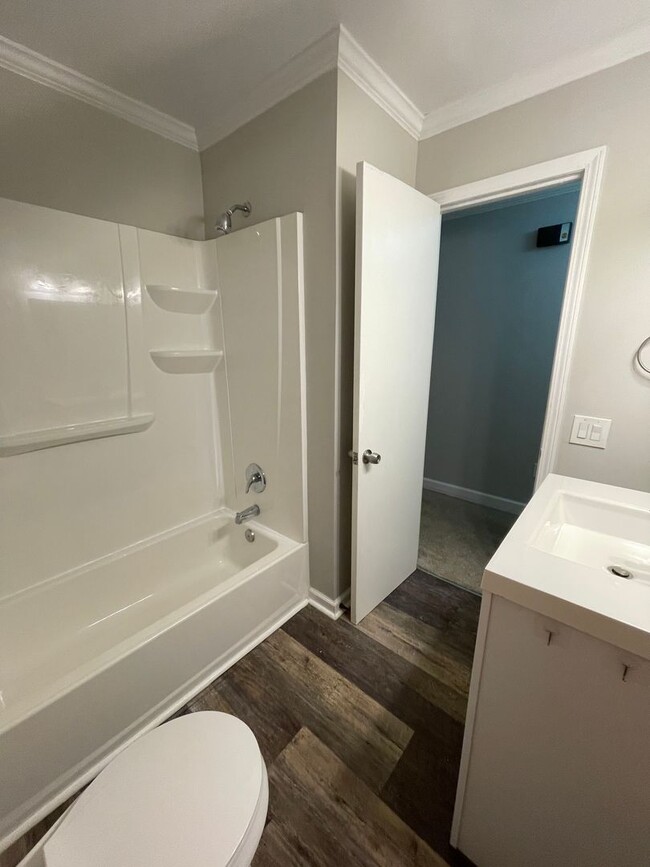 Photo - 505 Meadowbrook Ave