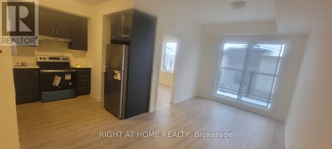 Photo - 1695 Dersan St