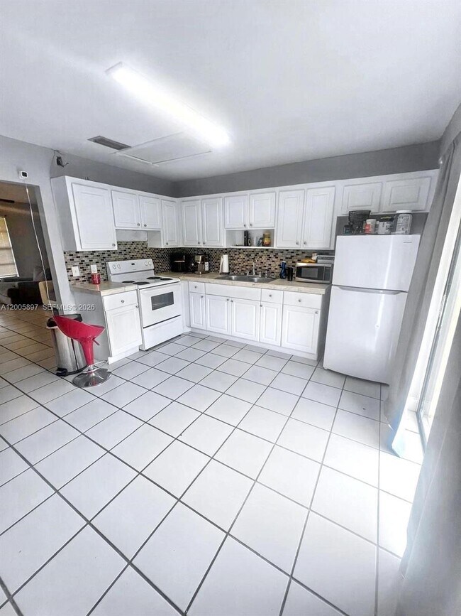 Photo - 4259 Royal Banyan Way