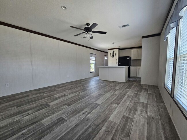 447 Suwanee Dr
