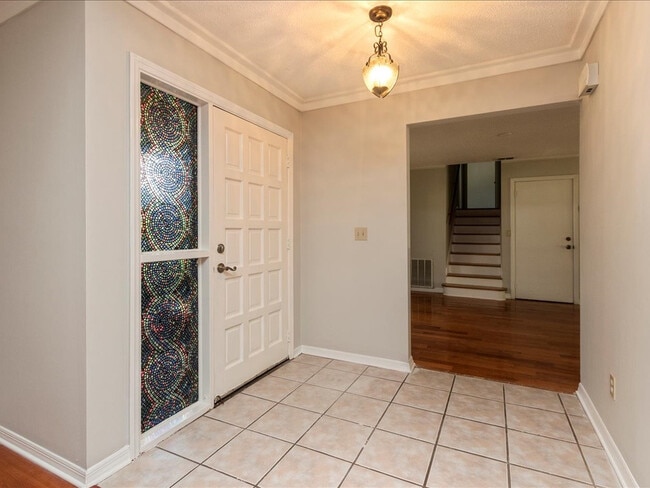 Photo - Single Family Pool Home Excellent Location