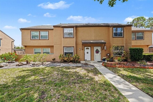 Building Photo - 1819 Clearbrooke Dr