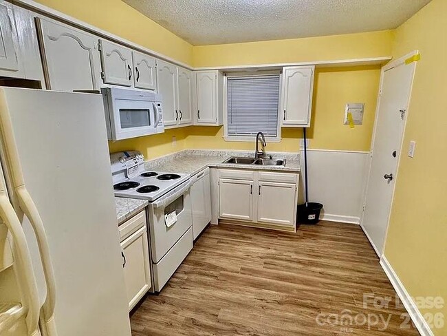 5808 Hunting Ridge Ln Unit A