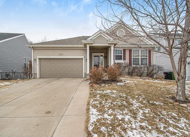 Building Photo - Spacious 4 Bedroom With Modern Comforts & Ideal Location!!
