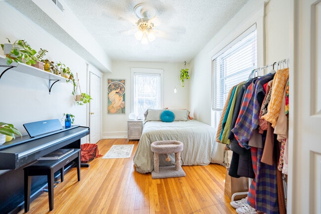Photo - 3509 Wyandotte St Unidad 1N
