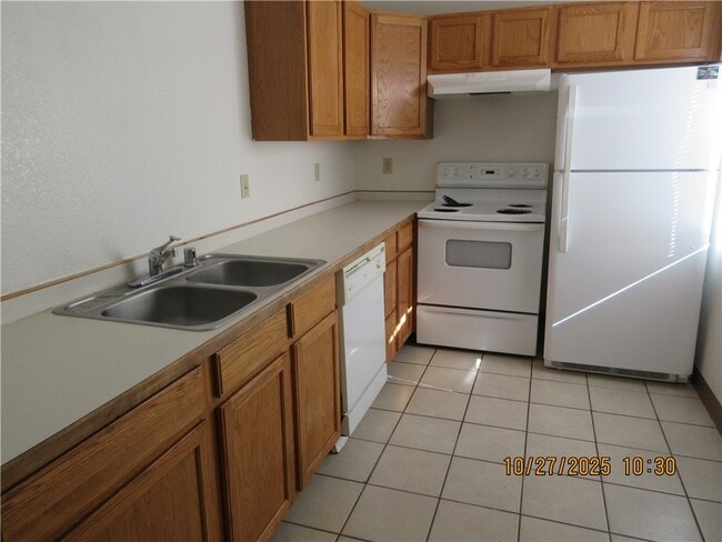 Photo - 1403 E Andy Devine Ave Unit 6