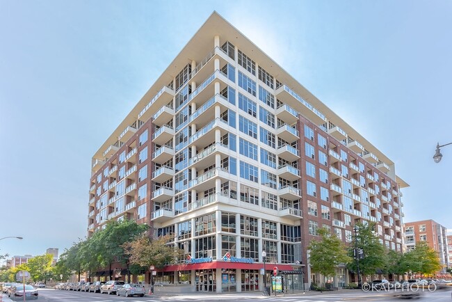 Building Photo - 901 W Madison St Unit 403
