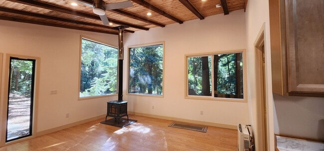 Photo - Cabin In the Wood!