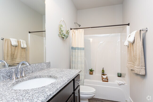 3BR, 2BA - 1,500SF