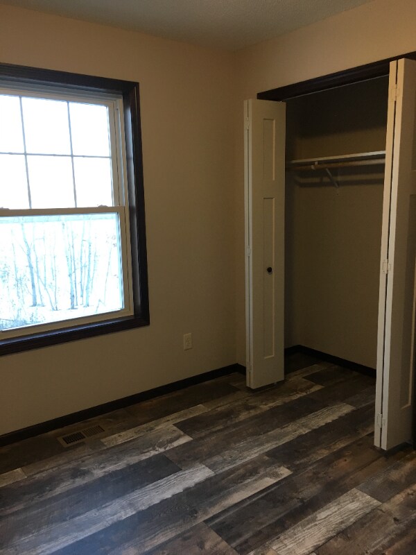 Photo - 1910 6th Ln SE