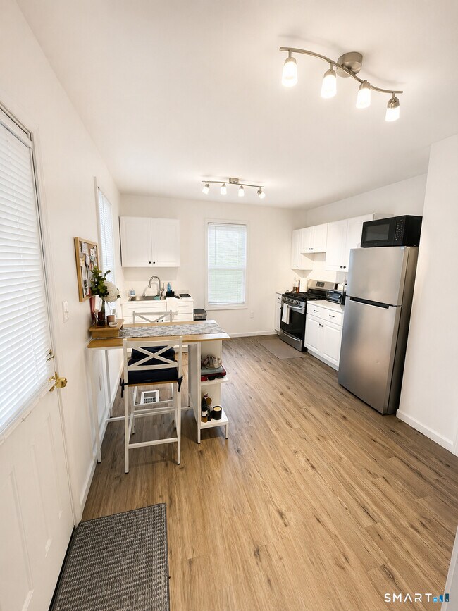 Photo - 15 Lincoln Pl Unit 1